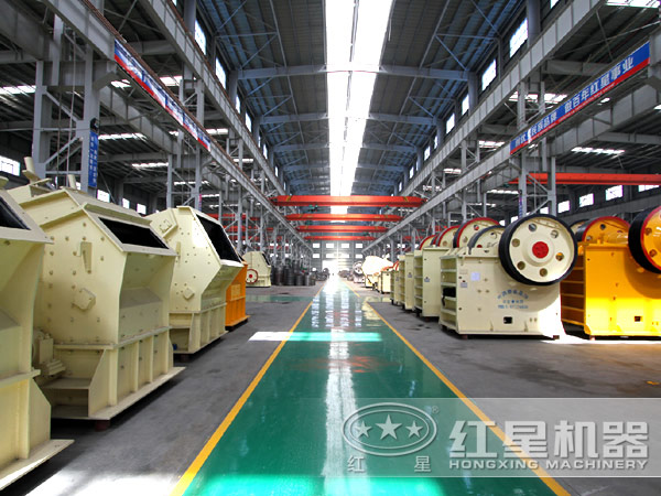 鋁土礦顎式破碎機(jī)車(chē)間