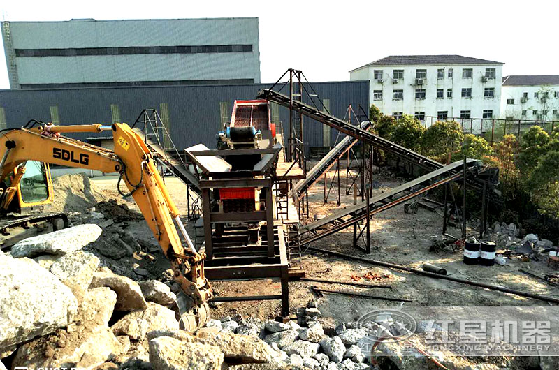 這臺機(jī)器不一般，移動式破碎機(jī)讓建筑垃圾綜合利用率超90%