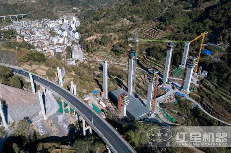 洞渣化身機(jī)制砂，塔樓制砂機(jī)助力工程建設(shè)降本增效