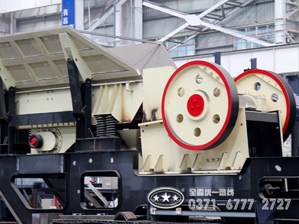 鄂式車載移動(dòng)破碎機(jī)