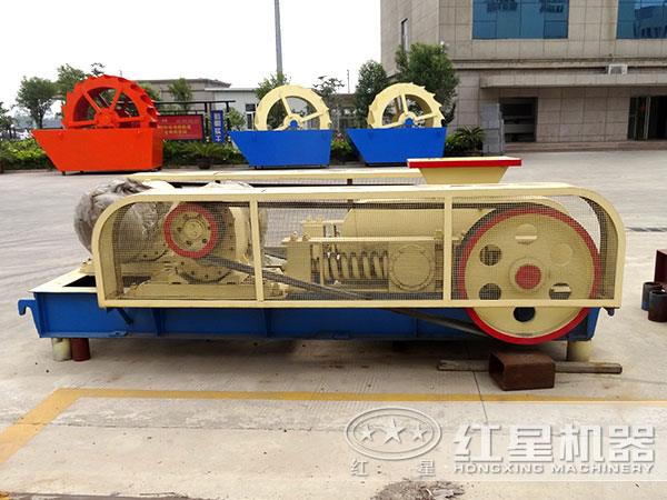 對(duì)輥式礦石破碎機(jī)