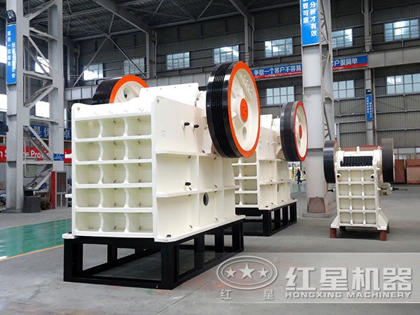 不同規(guī)格大小下的顎式破碎機(jī)