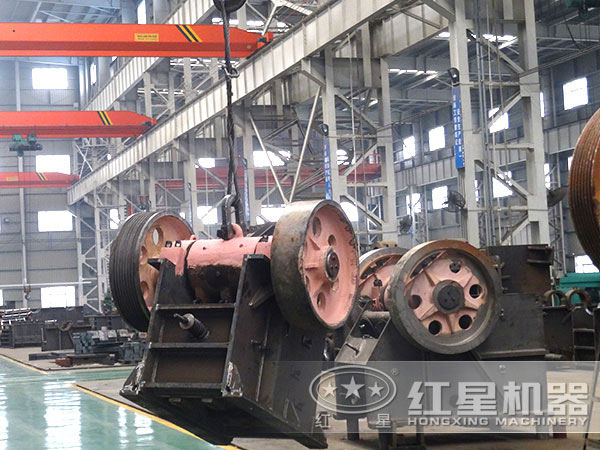 顎式破碎機(jī)生產(chǎn)車間