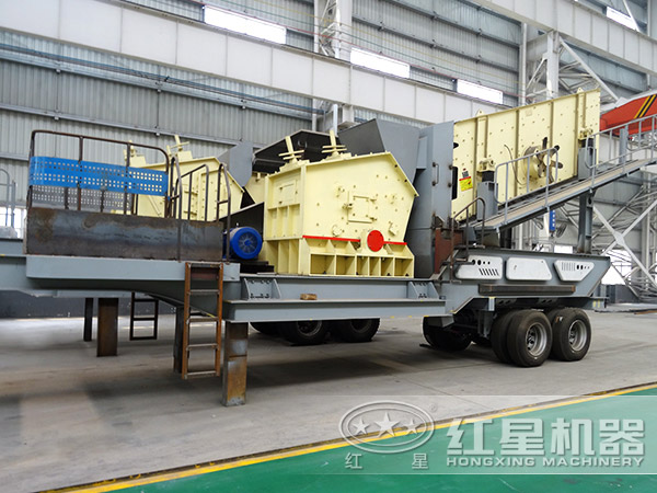 輪胎反擊式車載流動(dòng)式破碎機(jī)