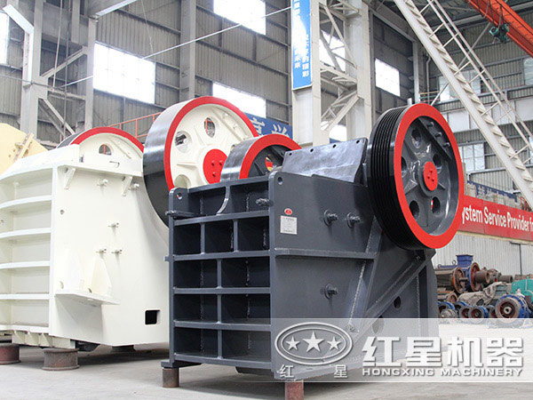 液壓保護(hù)顎式破碎機(jī)