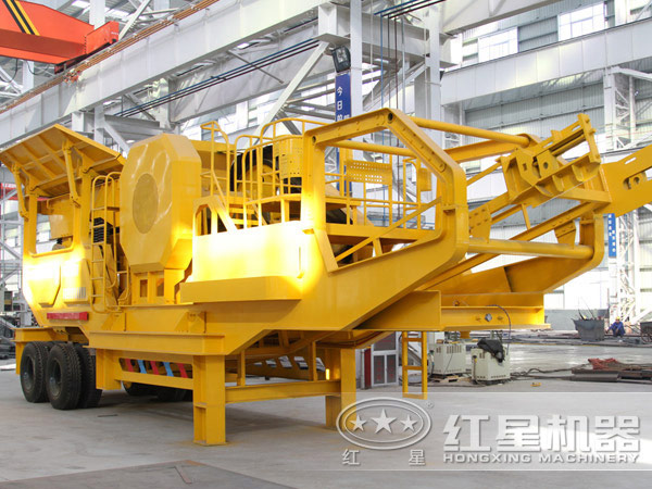 大型車載輪式磕石機工作視頻-環(huán)保不環(huán)保，一看即見分曉