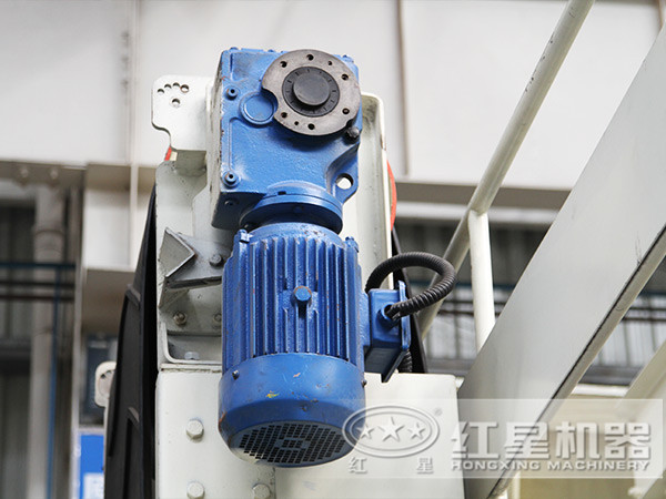 開起來就能跑！日處理兩千噸輪胎式可移動(dòng)破石機(jī)實(shí)現(xiàn)就地加工