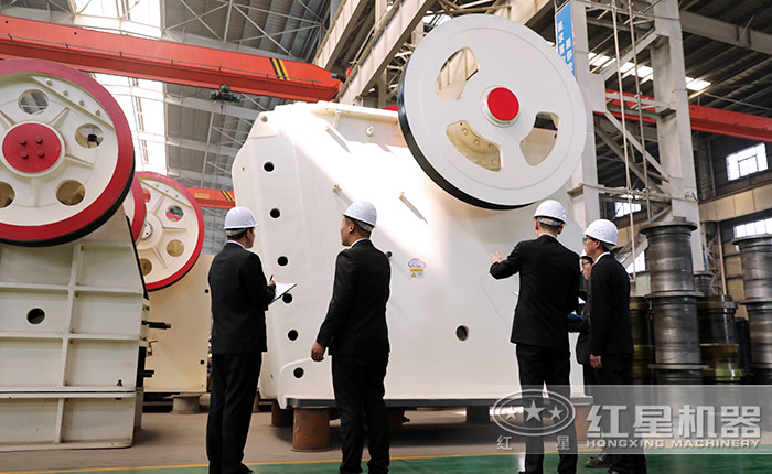 大型顎式碎石機(jī)有多重，報價多少？？