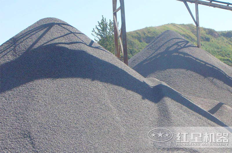 機(jī)制砂用什么機(jī)器生產(chǎn)？機(jī)制砂與天然砂、水洗砂的區(qū)別？