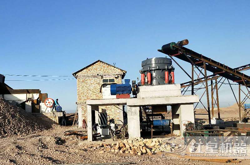 石子廠加工碎石用圓錐破碎機(jī)，全套打石子機(jī)價格