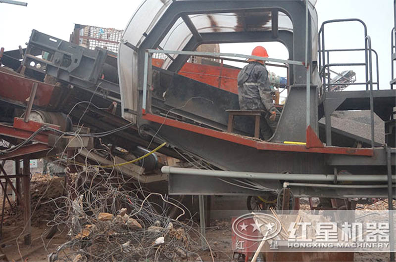 廢舊混凝土中帶鋼筋還能破碎嗎？用什么破碎機(jī)好？