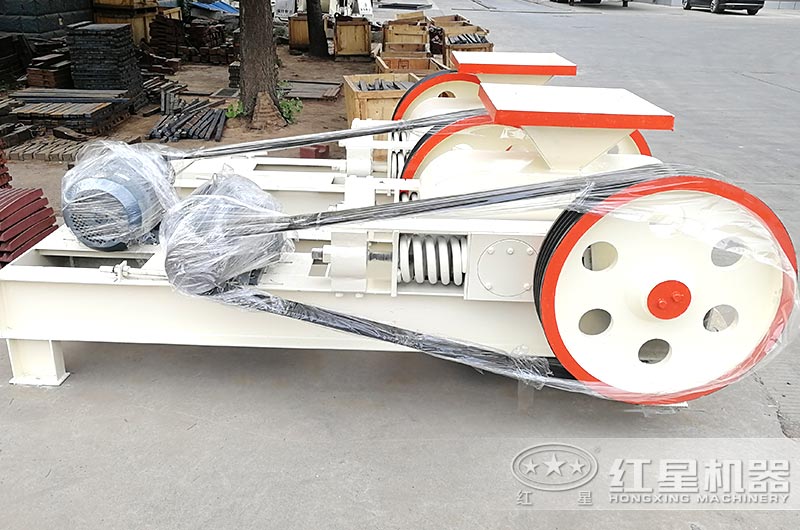 小型輥式破碎機(jī)圖片