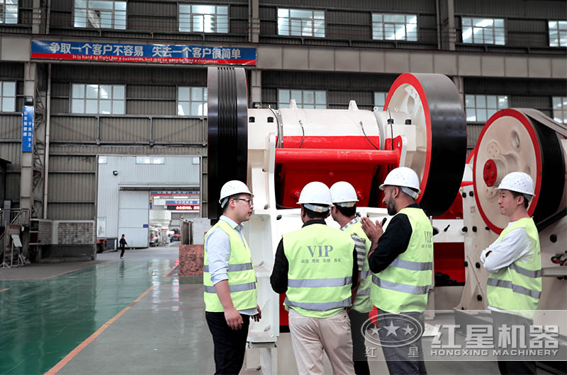 客戶參觀顎式破碎機