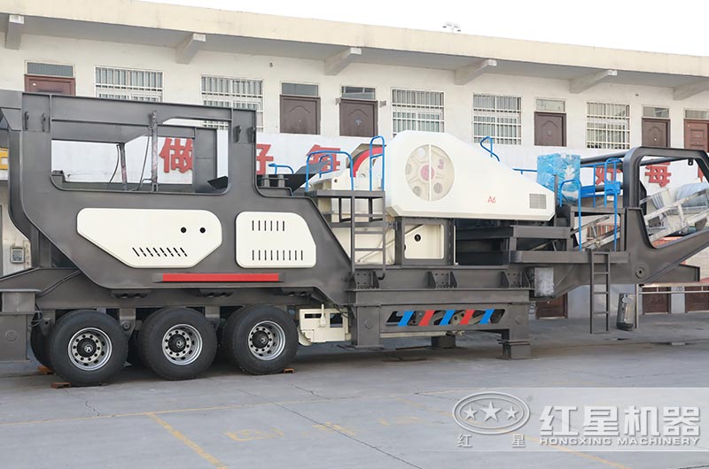 移動(dòng)顎式粉碎機(jī)圖片